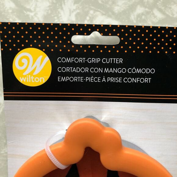 Wilton Comfort-Grip Orange Pumpkin Thanksgiving Halloween Metal Cookie Cutter - Picture 2 of 5